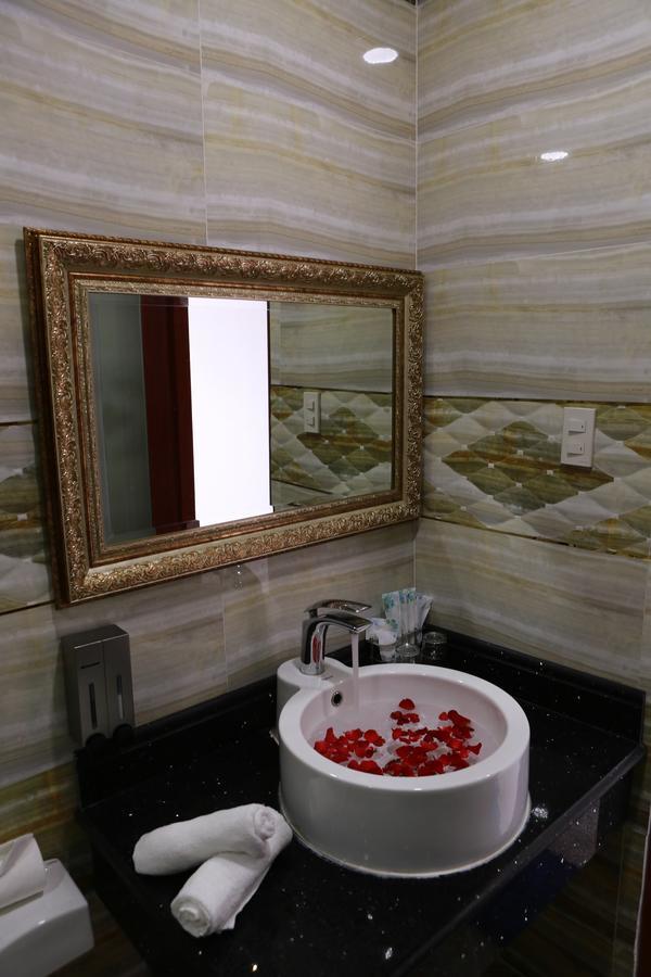 Hung Miami Hotel Ho Chi Minh City Bagian luar foto